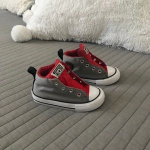 Toddlers converse